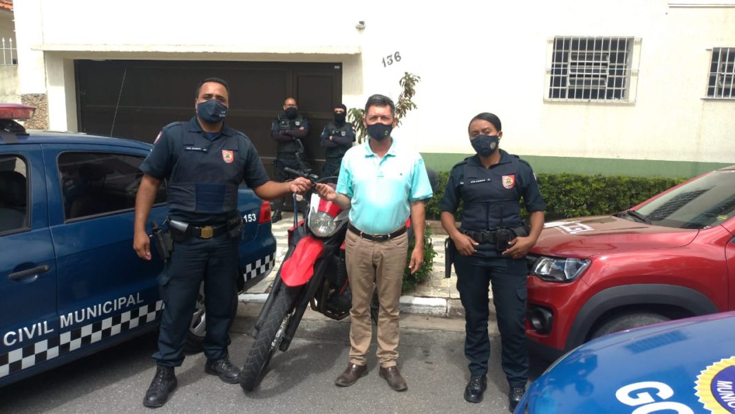 GCM recupera dois veículos roubados
