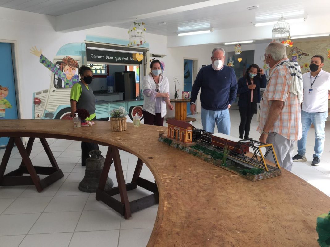 Maquete da Estação Ferroviária é doada para a Prefeitura de Guararema