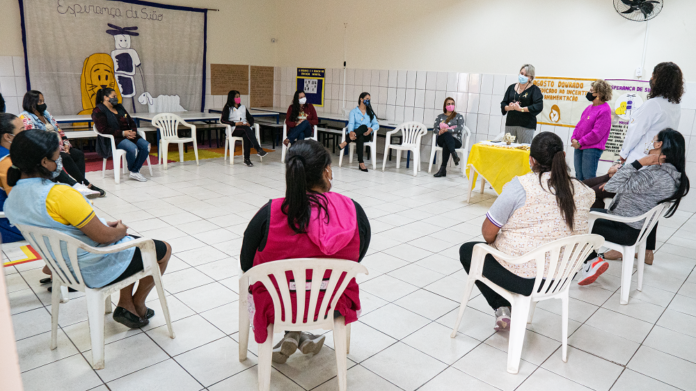 Secretaria de Educação promove palestra sobre aleitamento materno