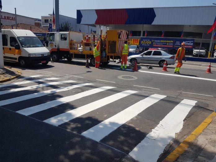 Ações de zeladoria promovem melhorias na cidade ao longo do final de semana prolongado