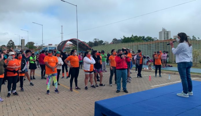 Parceria entre Esporte e Fundo Social arrecada doações e faz alusão ao Setembro Amarelo