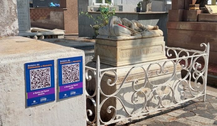 Pontos históricos da cidade começam a receber sinalização com QR Codes