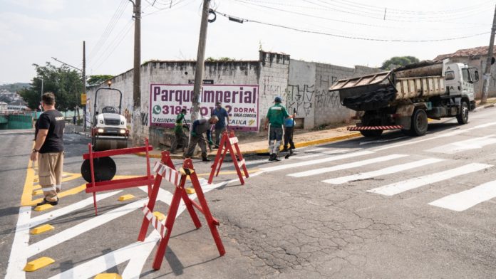 Prefeitura de Ferraz realiza ações de Tapa Buraco e melhorias na Av. Rui Barbosa