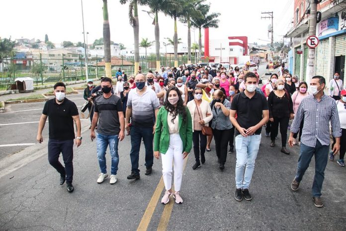 Dia do idoso é celebrado com caminhada especial em Ferraz