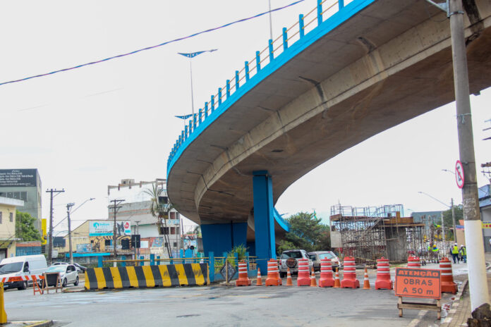 Avenida Leonor Bolsoni Marques da Silva é interditada para obras do novo viaduto