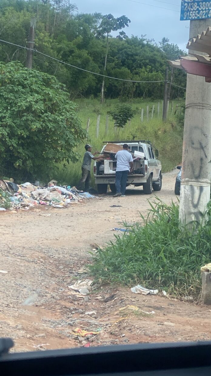 Descarte irregular nas estradas rurais de Santa Isabel gera indignação e reforça a necessidade de conscientização