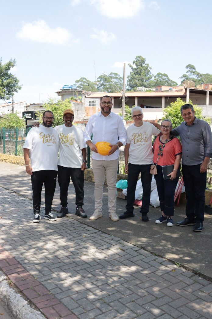 Voluntários da Igreja Betel realizam mutirão de zeladoria com apoio da Prefeitura de Poá