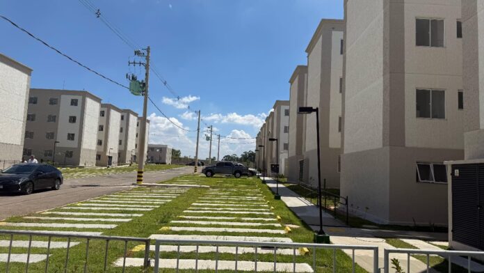 Governador Tarcísio de Freitas entrega apartamentos do Casa Paulista em Suzano