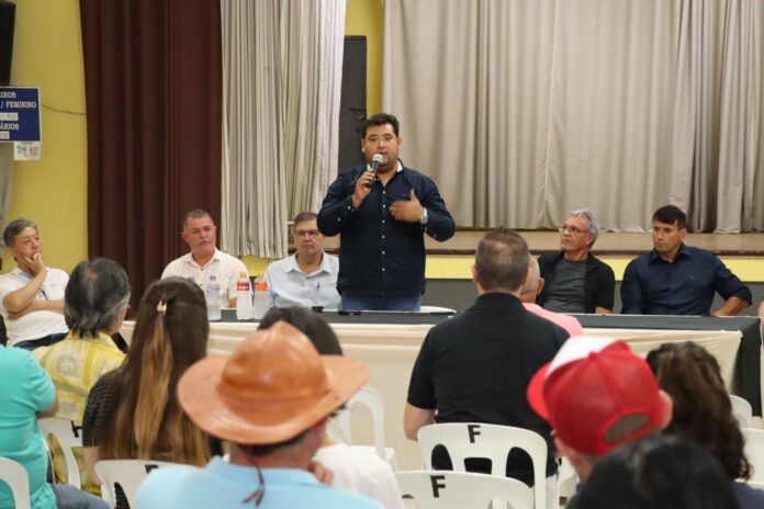 Prefeito e secretários discutem melhorias para o setor rural em reunião com agricultores