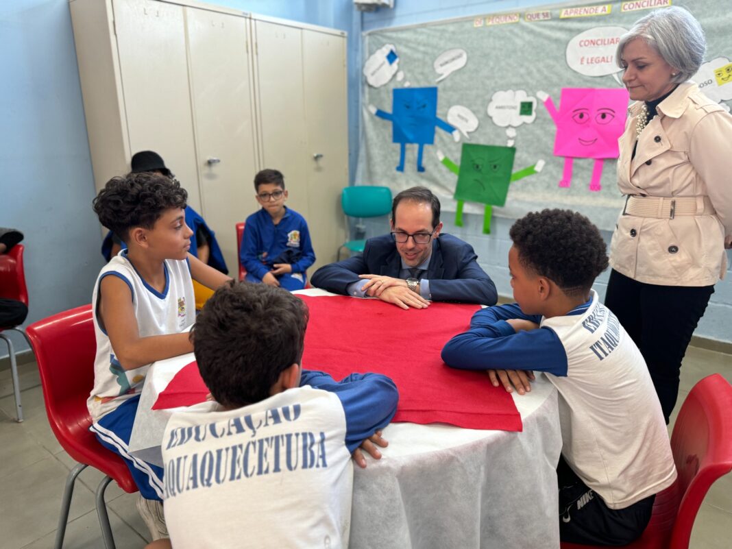 Itaquá recebe prêmio do projeto de mediação de conflitos no ambiente escolar