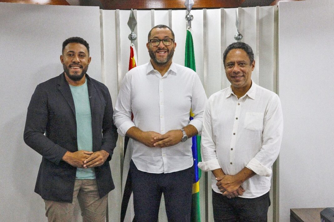 Saulo Souza recebe deputado federal Orlando Silva e conquista emenda de R$ 1 milhão para Saúde de Poá