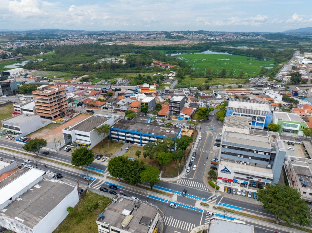 Veja o que abre e o que fecha nos feriados da Semana Santa e Tiradentes em Itaquá